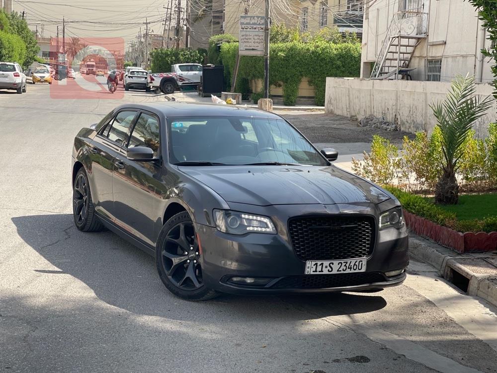 کرایسلەر 300